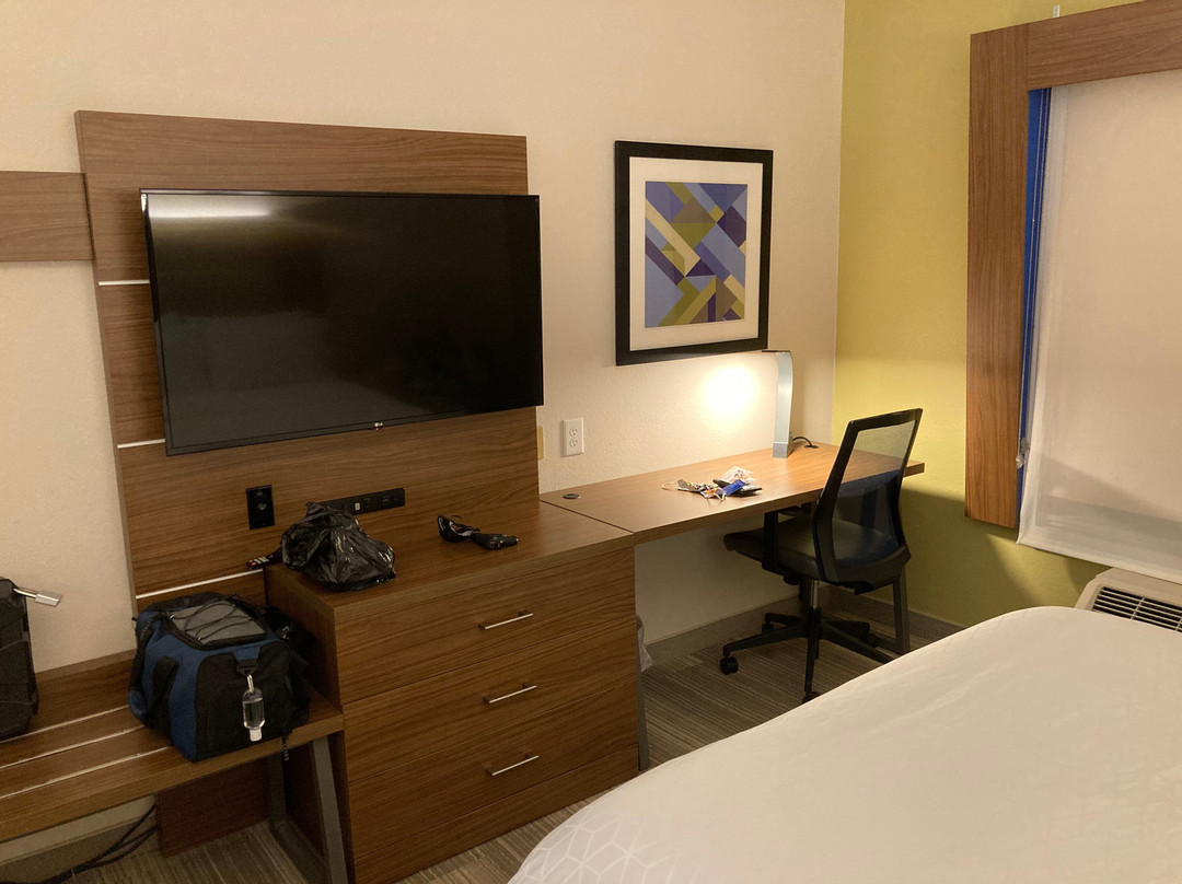 Holiday Inn Express & Suites Byron by IHG主图