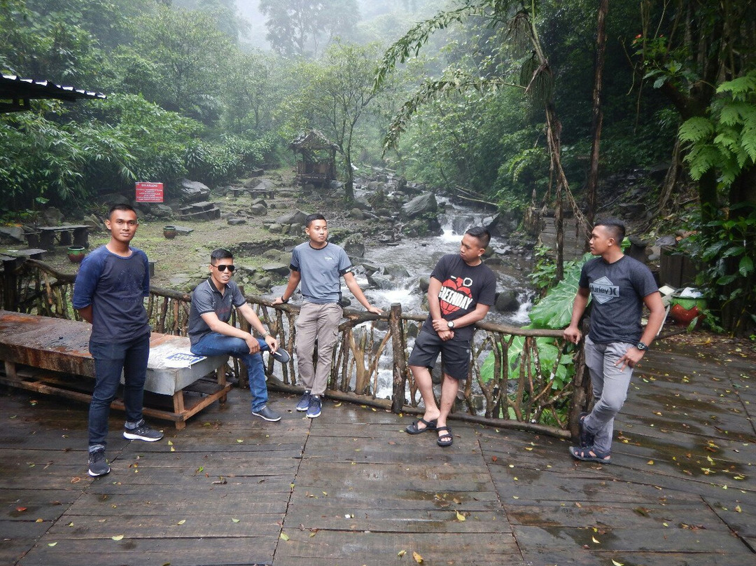 Dlundung Waterfall景点图片