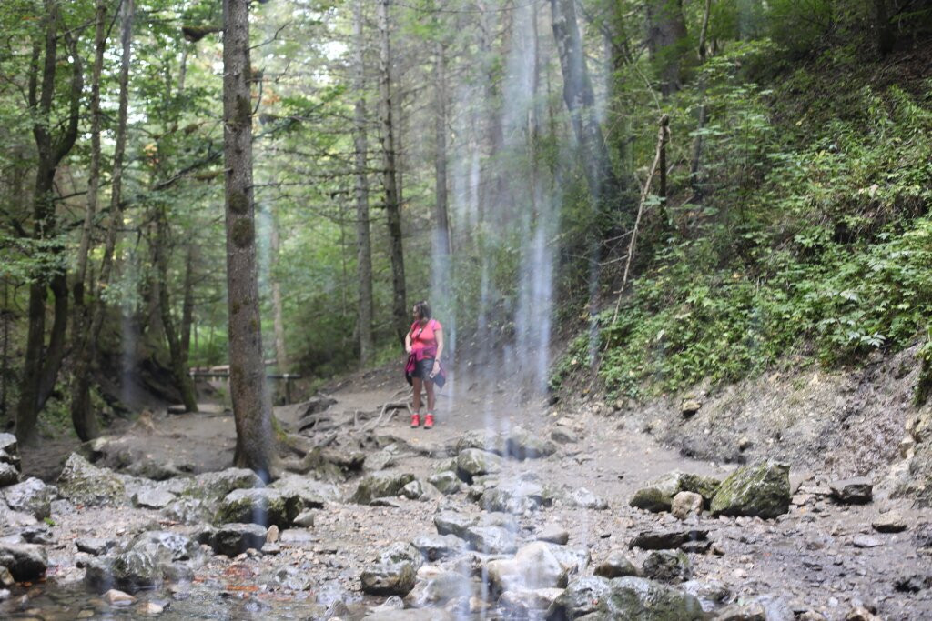 Cascade De La Fauge景点图片