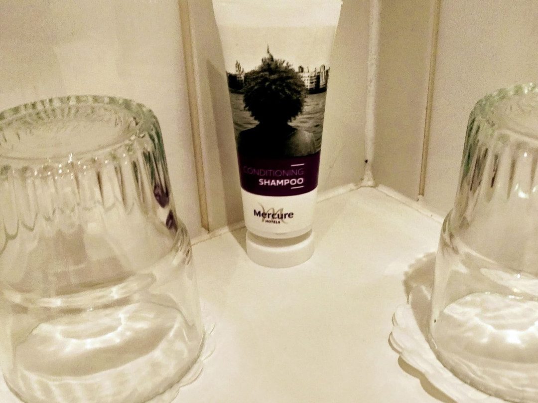 Sunday Hotel Staines主图