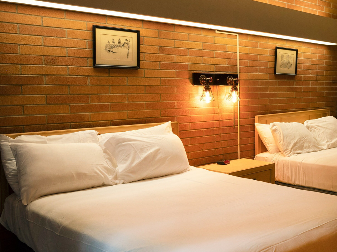 The Lodge at Henry Horton主图