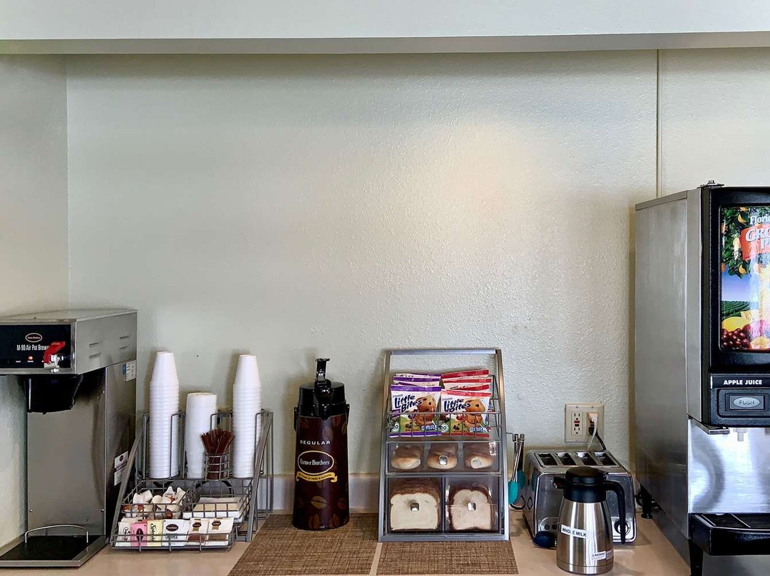 Rodeway Inn Near I-35 Lamoni主图