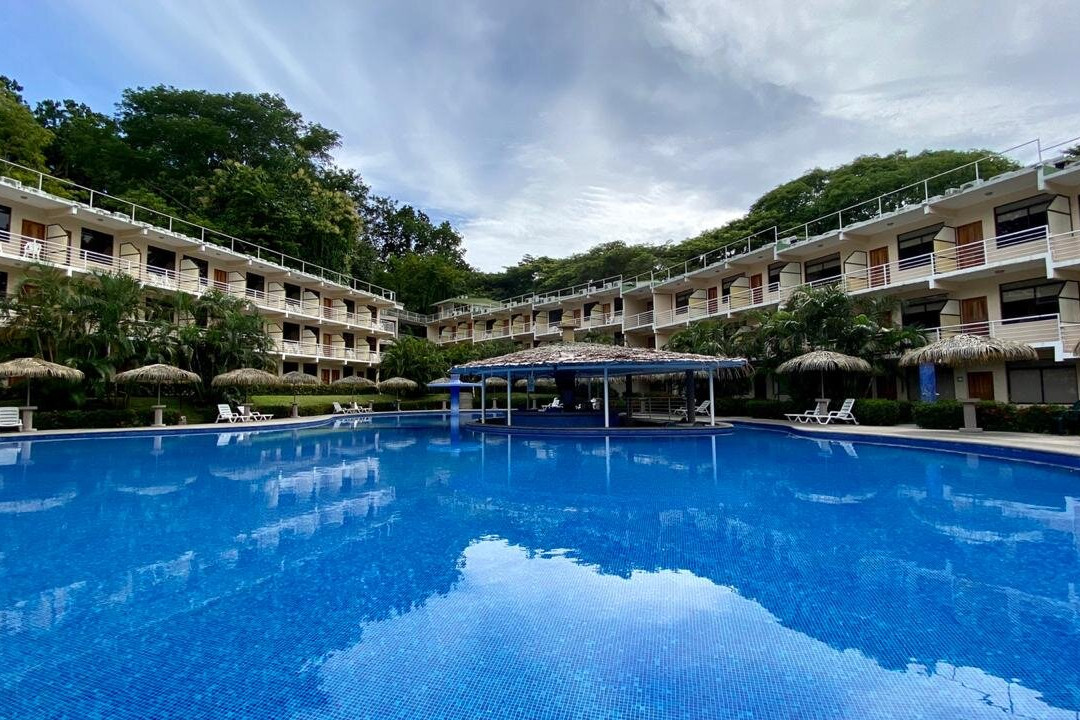 Hotel Arenas En Punta Leona主图