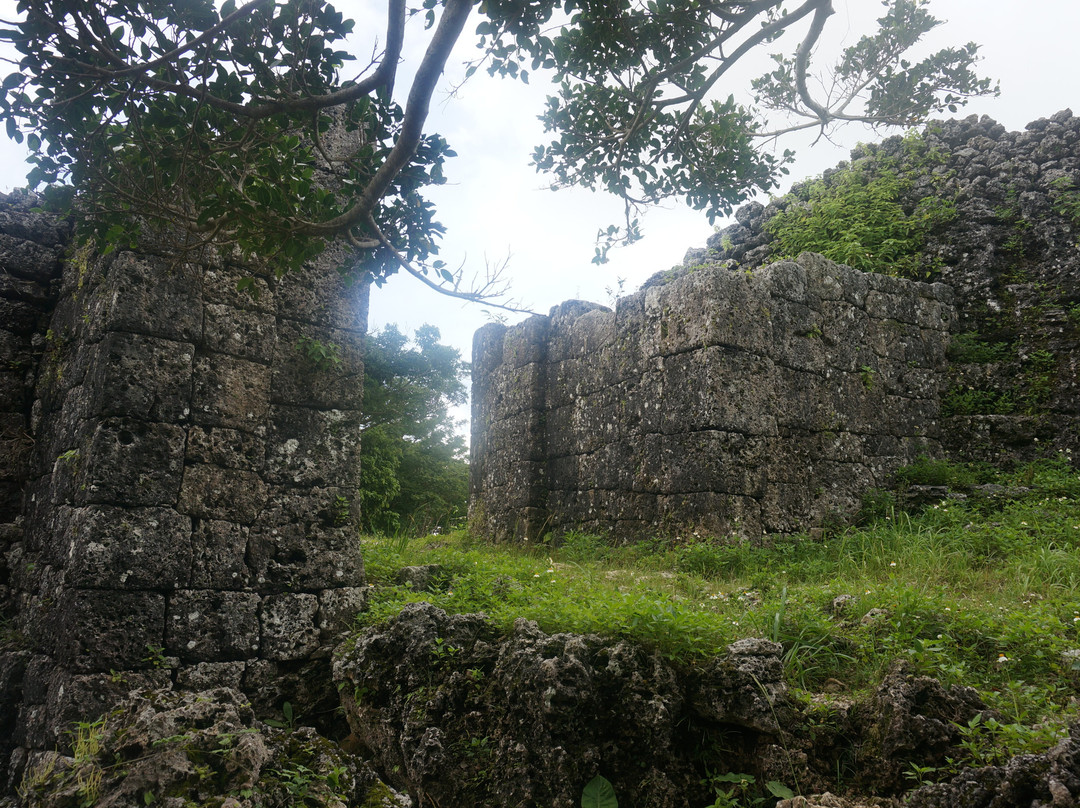 The Itokazu castle ruin景点图片