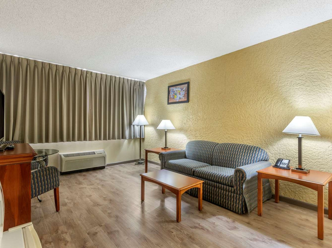 Econo Lodge Broken Arrow - Tulsa主图