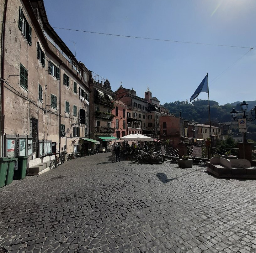 Piazza Umberto I in Nemi-Nemi必去景点