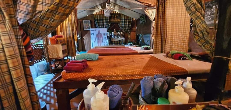 B̂ān Khuṇ Phlxy Nwd Pheụ̄̀x S̄uk̄hp̣hāph