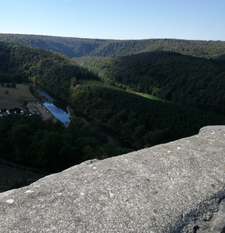 Le chateau de La Roche a Herbeumont景点图片