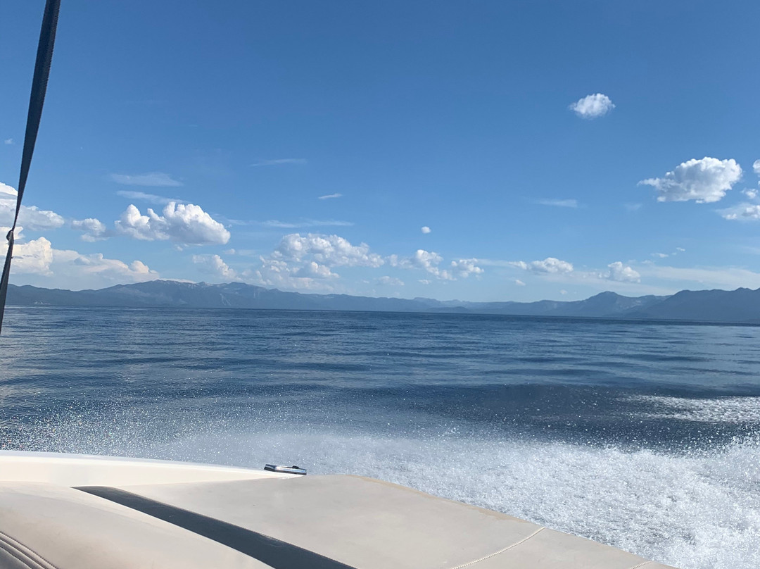 Rent A Boat Lake Tahoe-塔霍维斯塔必去景点