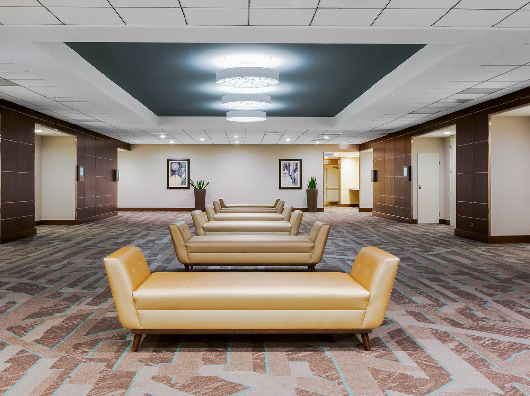 拉米拉达假日酒店主图