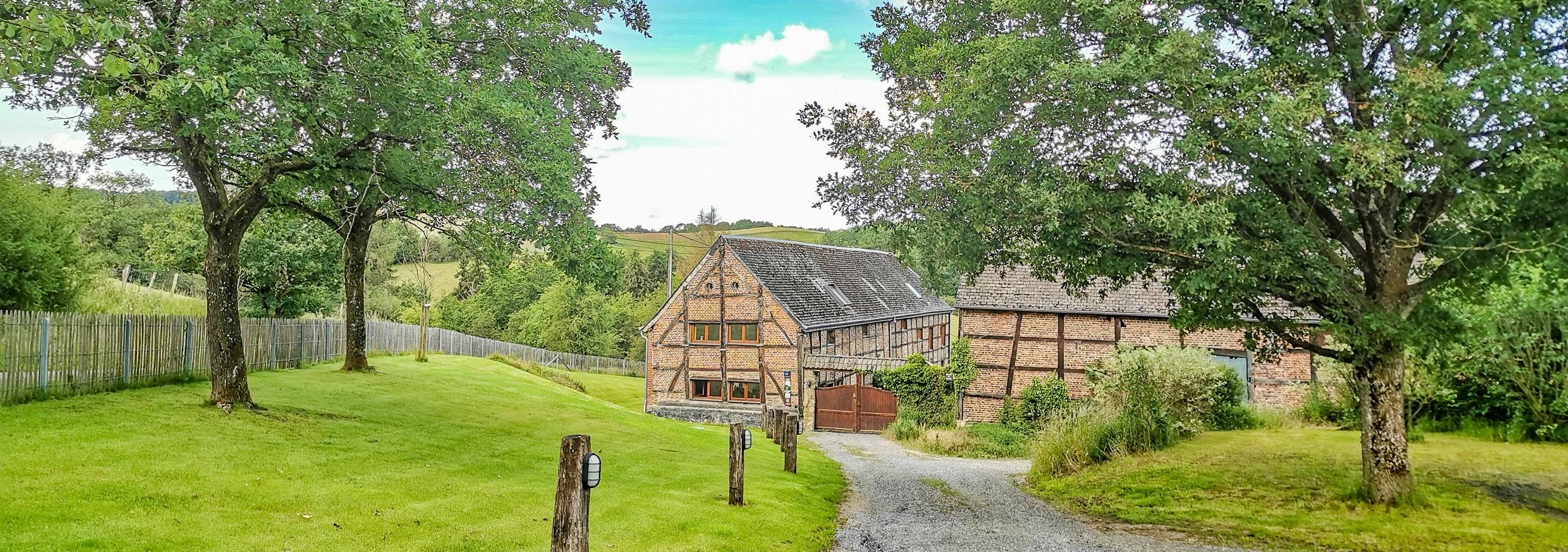 Ferme De Leuze-官方