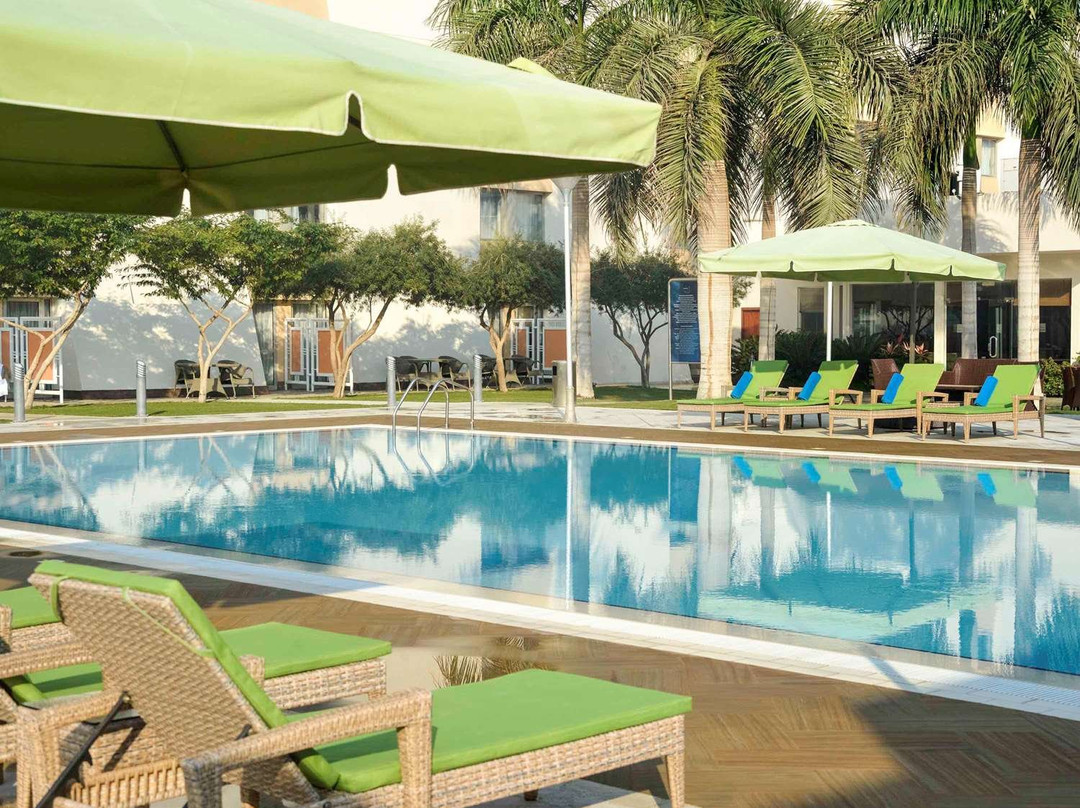 开罗机场诺富特酒店主图