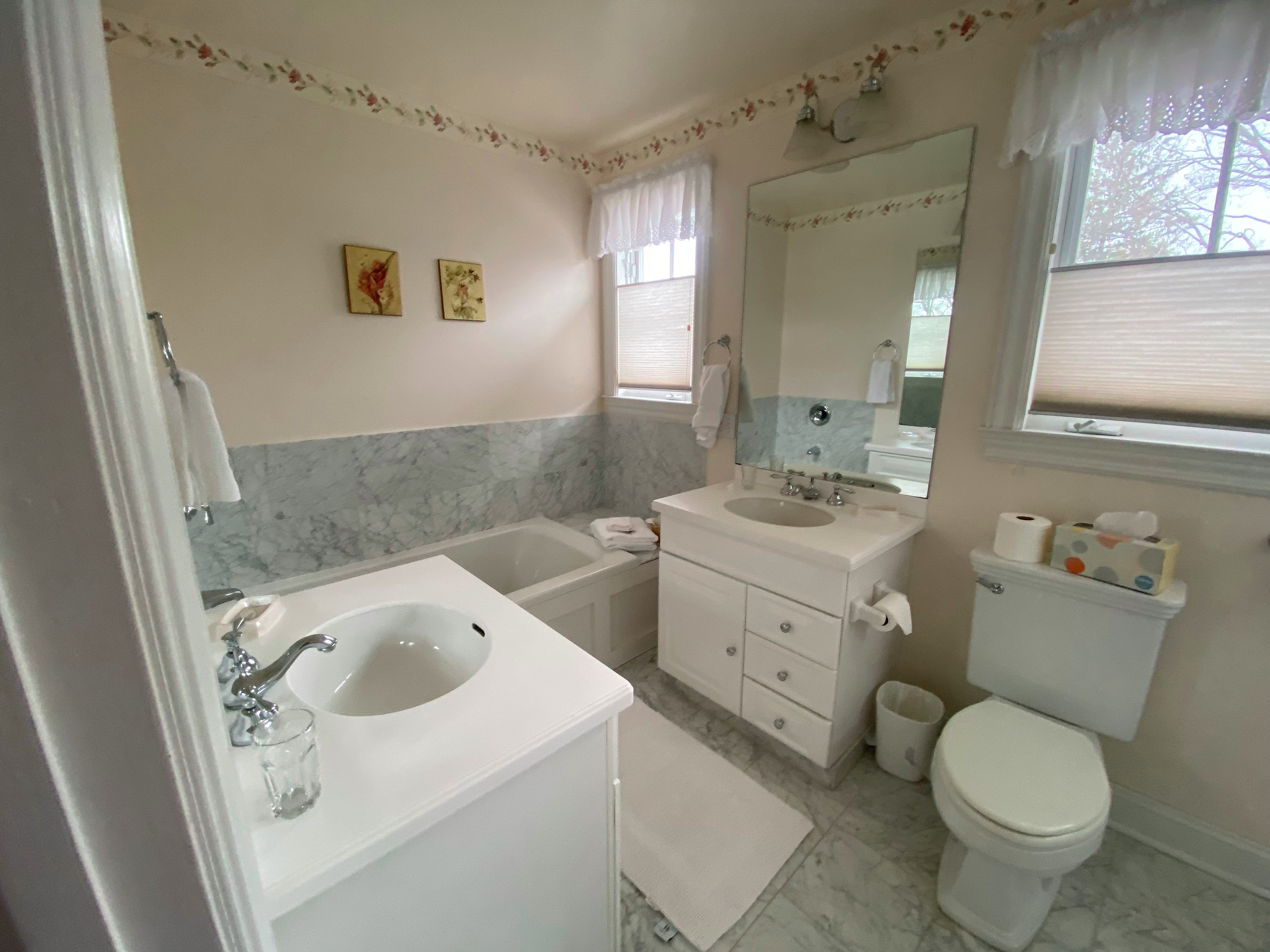 Main Street Inn-浴室