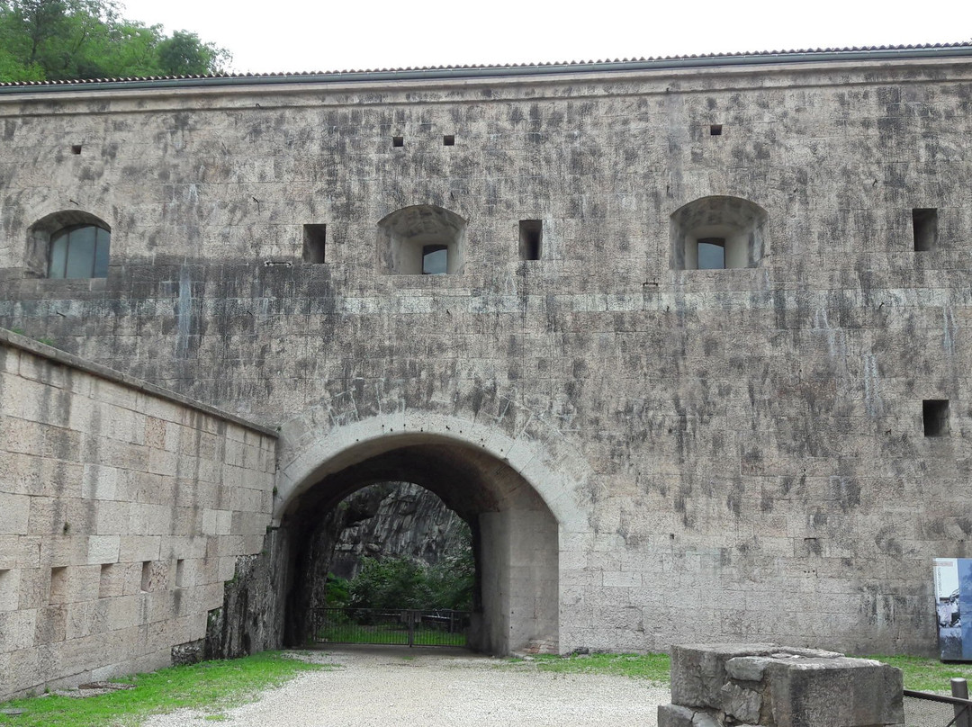 Forte Cadine Bus de Vela景点图片