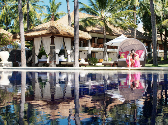 特博克温泉别墅度假村主图