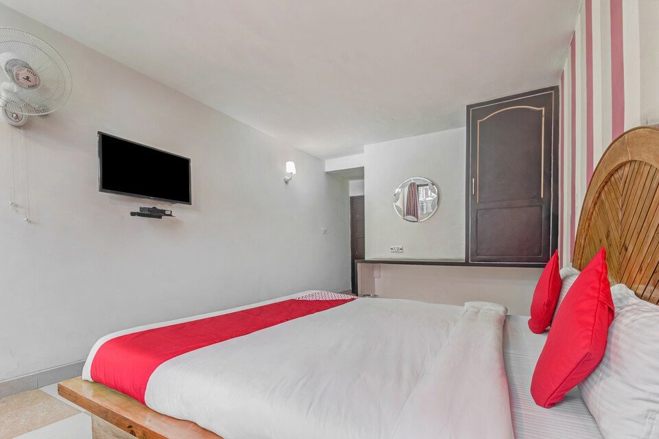 OYO Flagship 4945 AR LODGE主图