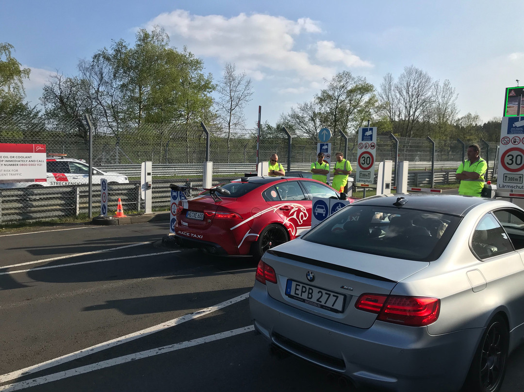Jaguar Race Taxi景点图片