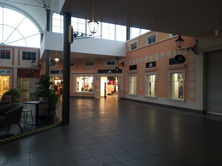 Factory Outlet Ursus景点图片
