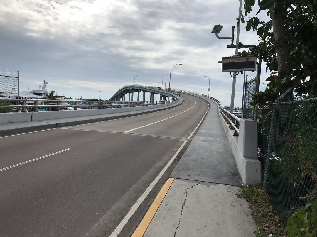 Paradise Island Beach Club主图