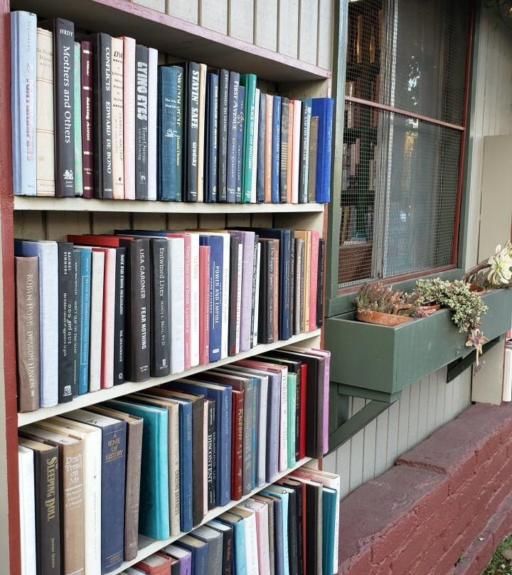 Bart's Books-奥海必去景点