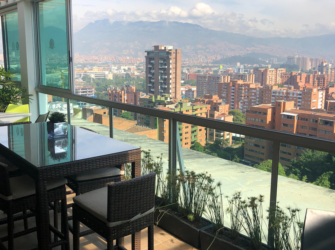 Novelty Suites Hotel主图