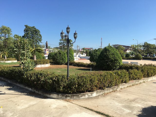 Nouhak Phoumsavanh Memorial Park景点图片