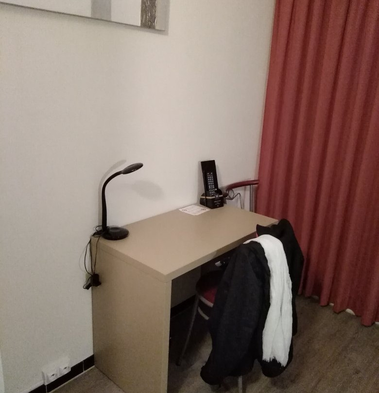 海滩酒店主图