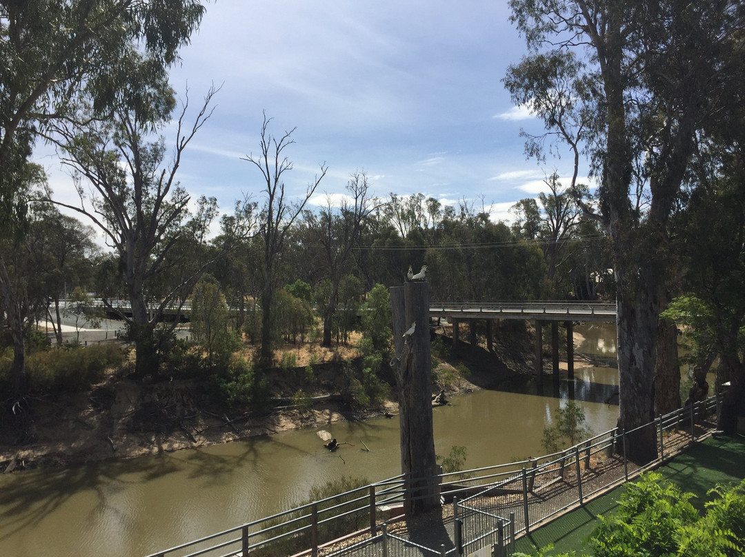 Adelphi Apartments主图