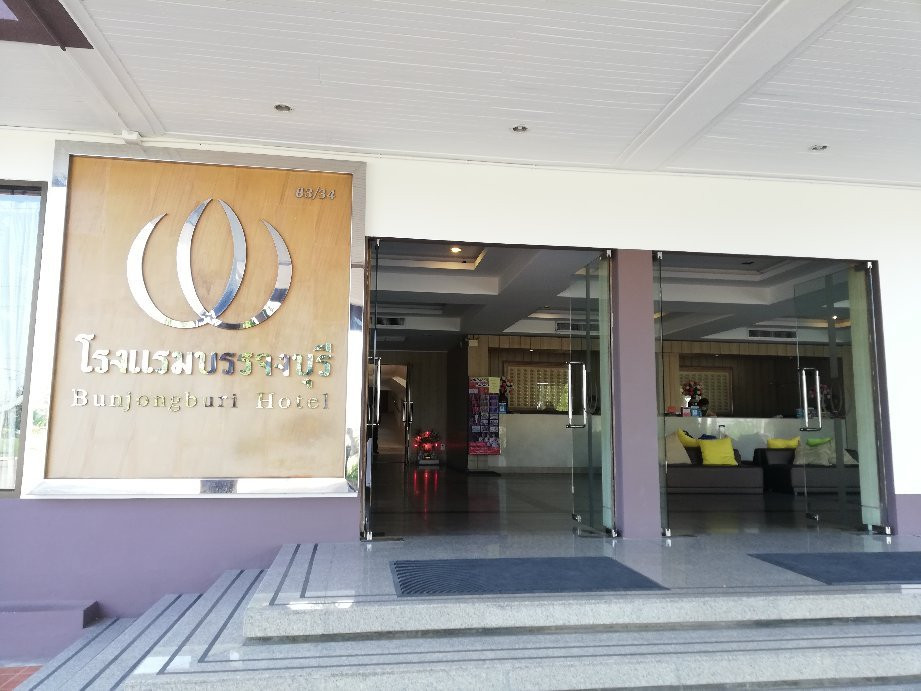 本迥布力酒店主图