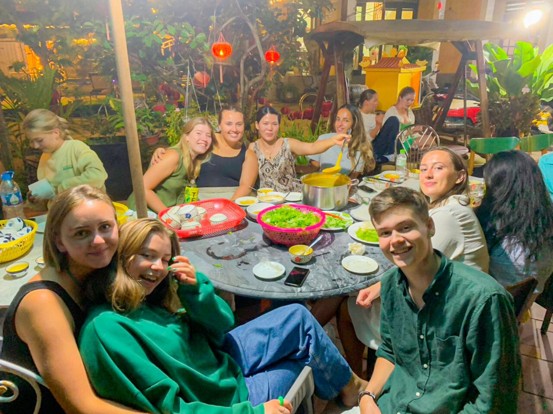 Toan 's Restaurant Coffee Garden