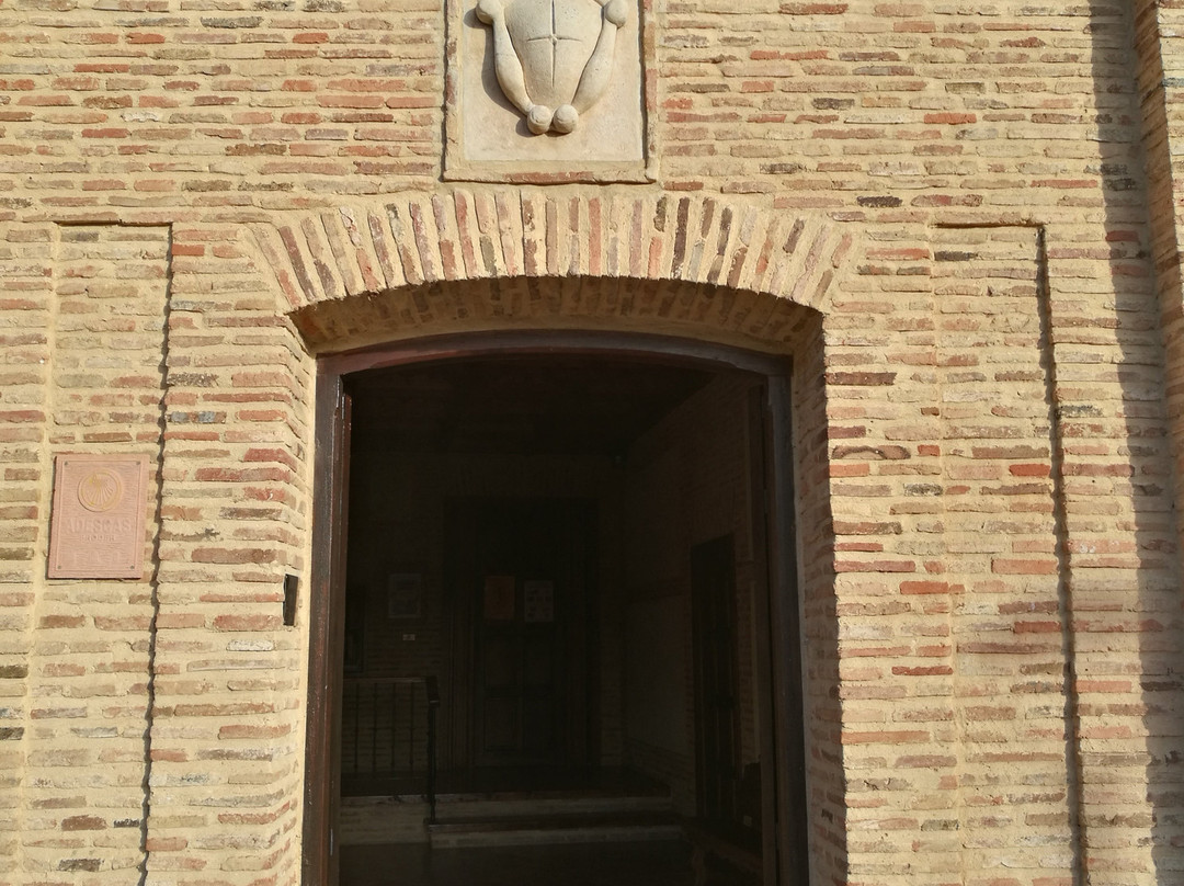 Monasterio de Santa Cruz-Sahagun必去景点
