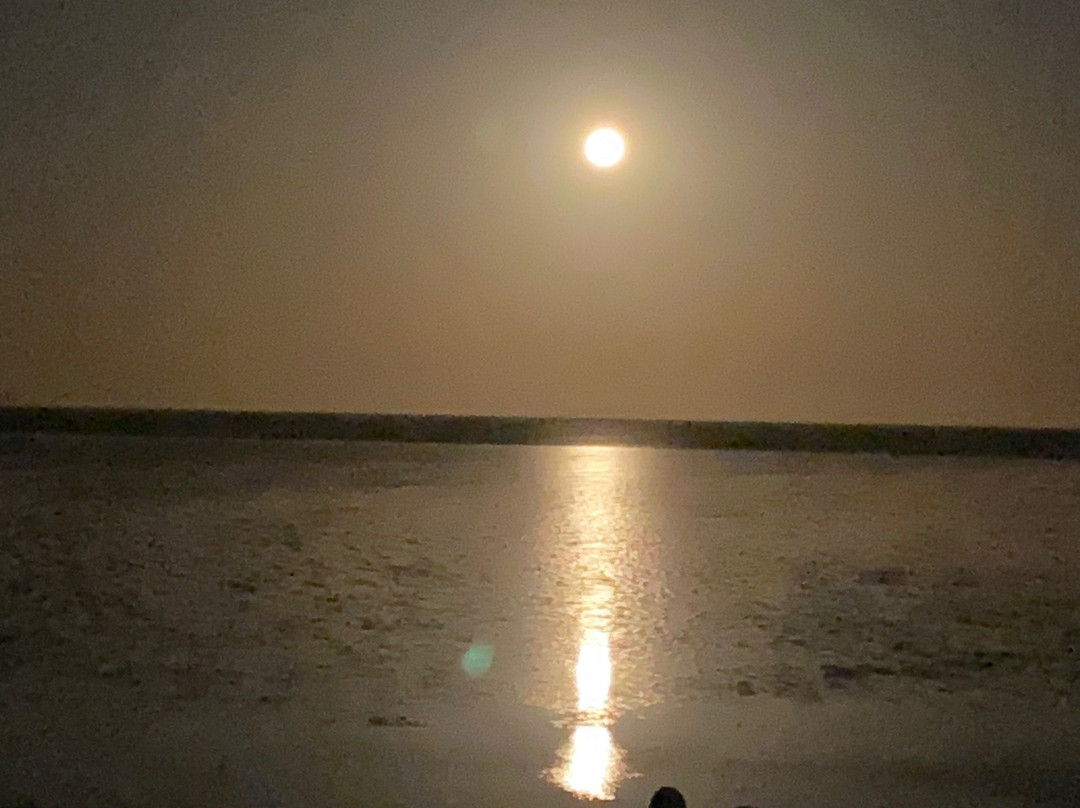 Staircase To The Moon-卡拉萨必去景点