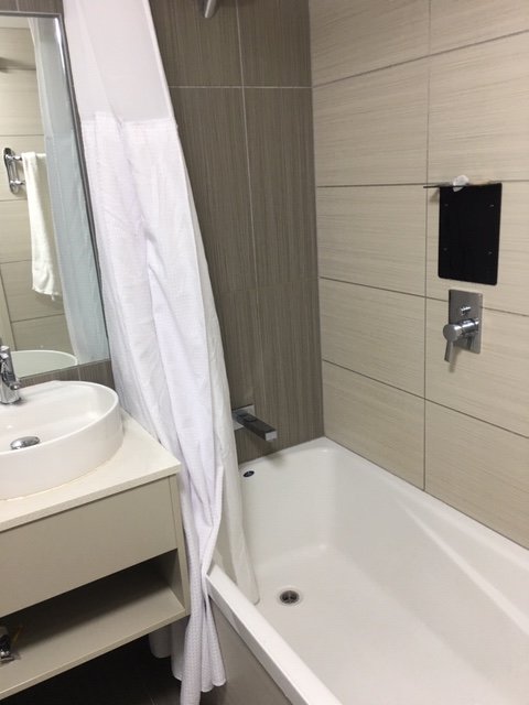 苏迪玛奥克兰机场酒店-浴室