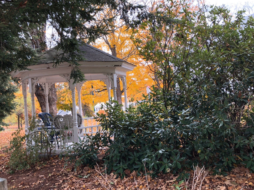 惠特科姆豪斯布里奇住宿加早餐酒店主图