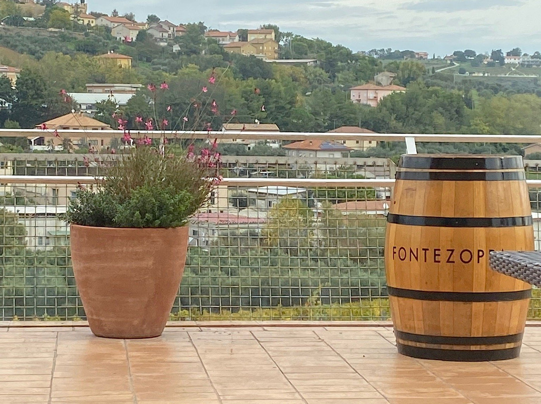 洛坎达芳特佐帕酒店主图