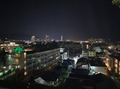 普吉岛阳光海滩度假酒店主图