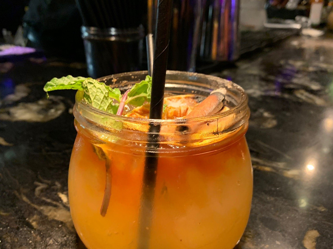 Red Door Lounge-Holetown必去景点