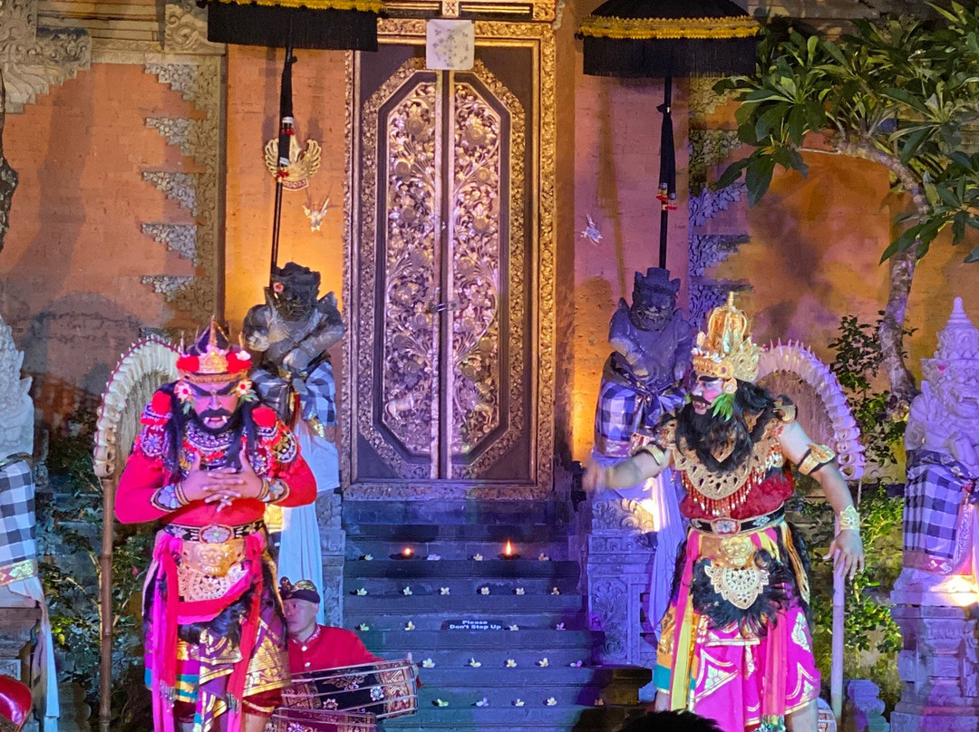 Dance Performance At Ubud Palace景点图片