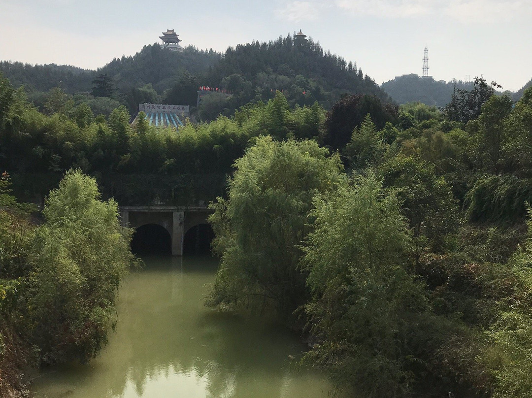 炎黄二帝像-郑州市必去景点