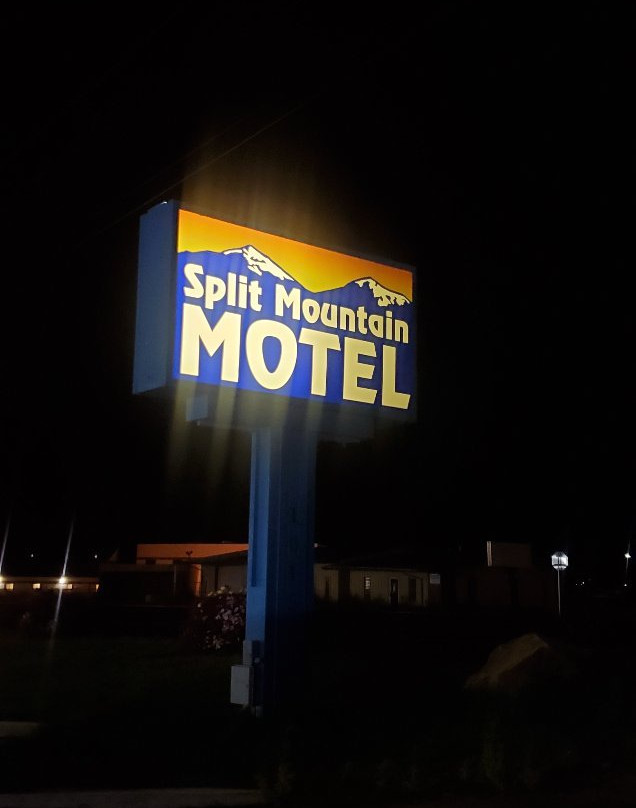 Split Mountain Motel主图