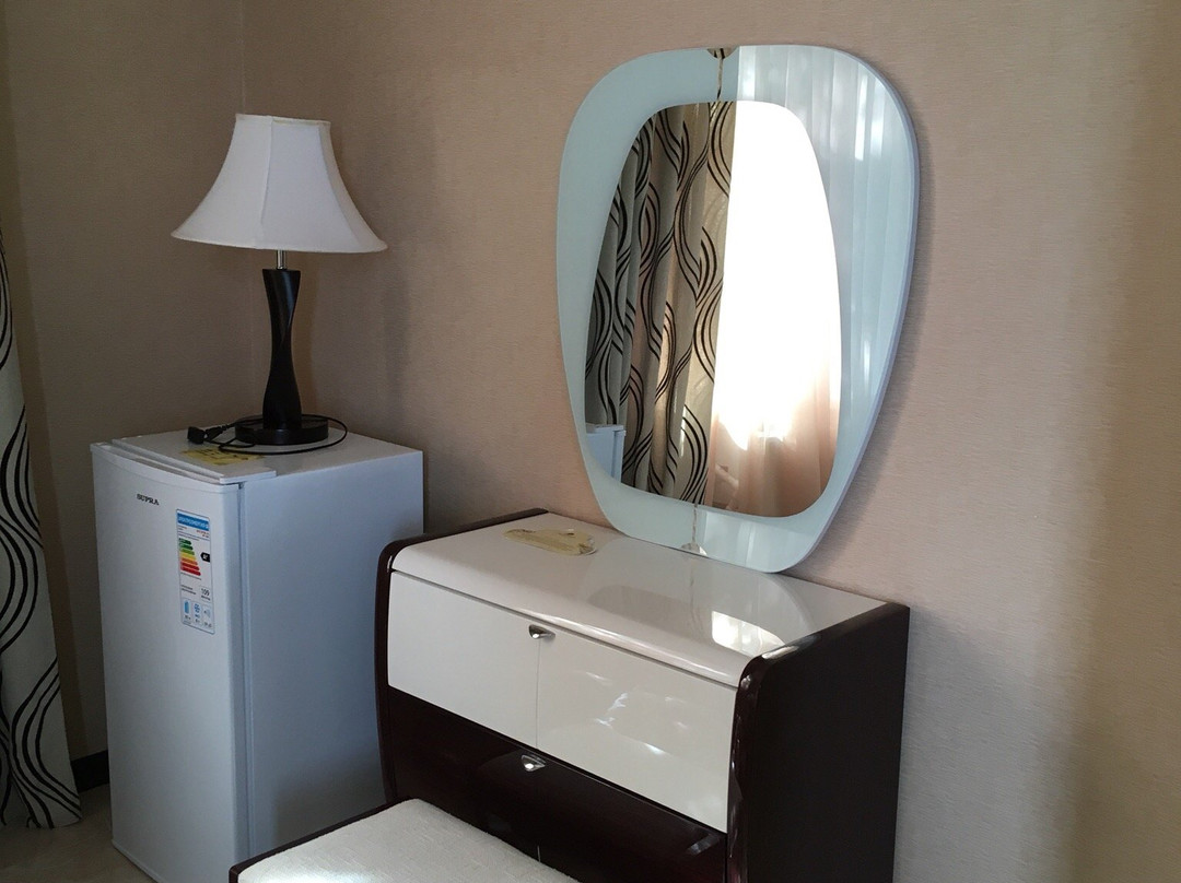 拉泽尼里酒店主图