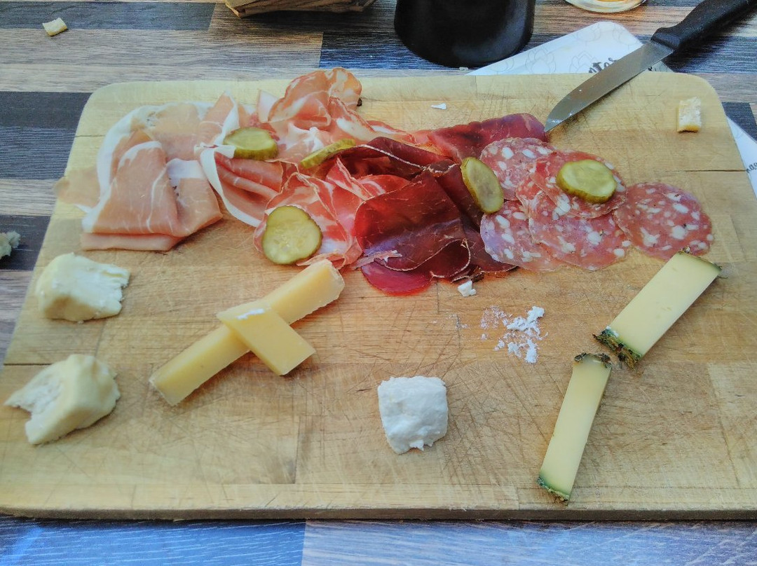 Dikkenek-里昂必去景点