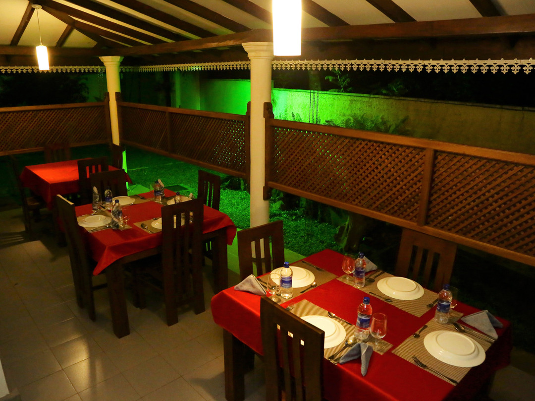 Vishmee Holiday Inn主图