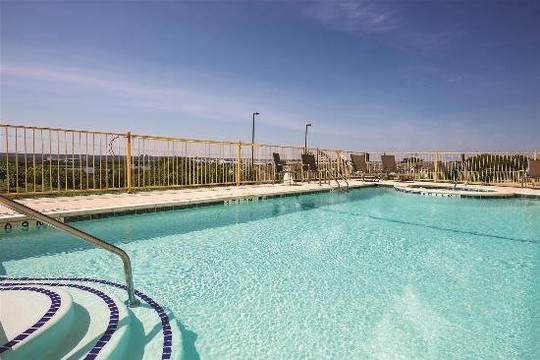 Azle酒店住宿-La Quinta Inn & Suites by Wyndham Fort Worth - Lake Worth
