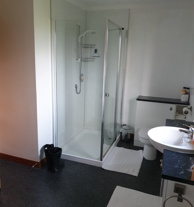 House on the Falls主图