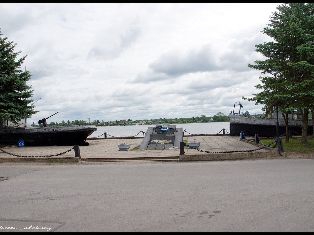 Ladoga Military Fleet Monument and Memorial Complex Doroga Zhizni景点图片