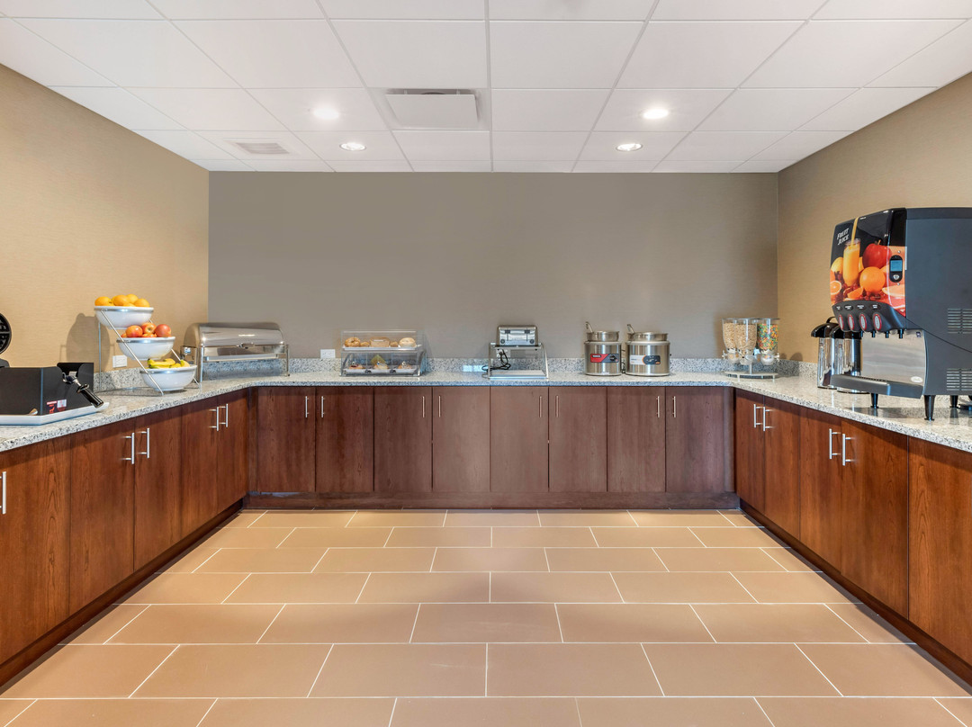 Comfort Inn & Suites主图