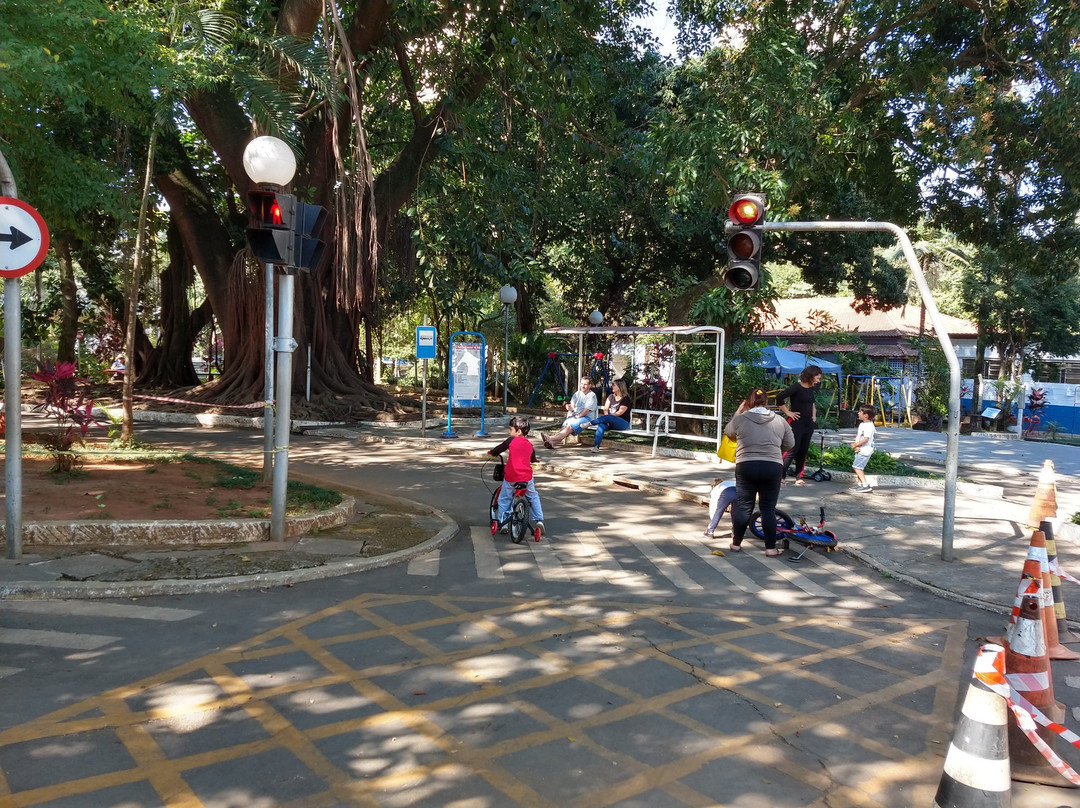 Parque Julio Fracalanza-瓜鲁柳斯必去景点