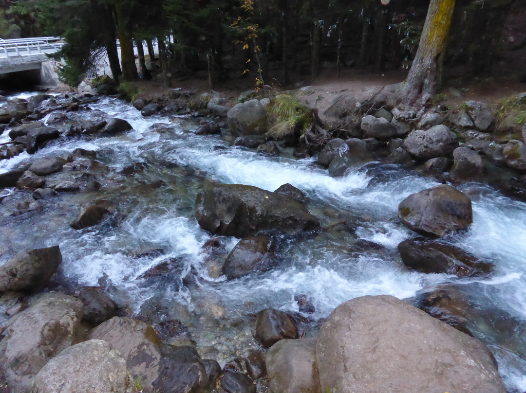 Bely Waterfall景点图片