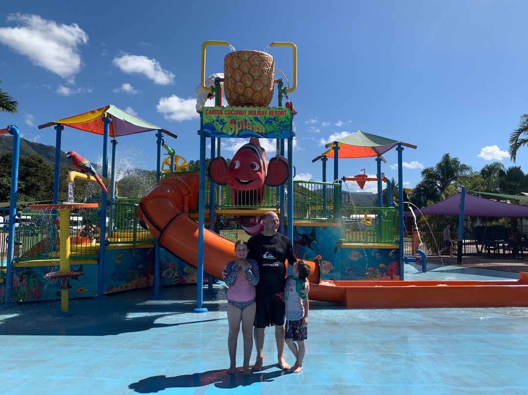 卡里恩斯椰子度假酒店主图